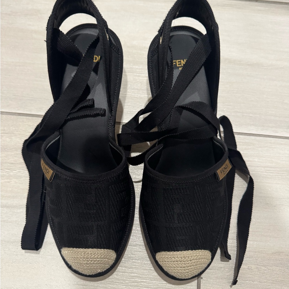 Fendi Black and Tan Espadrilles with Chic Design